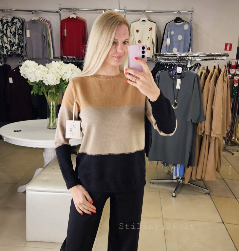 Trijų spalvų, klasikinis megztukas. Kreminės ir juodos spalvos