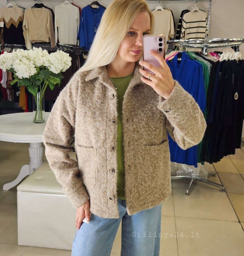 Švarkelis, megztinukas su sagomis. Rusvos spalvos