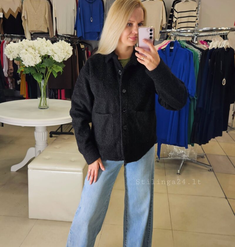 Švarkelis, megztinukas su sagomis. Juodos spalvos