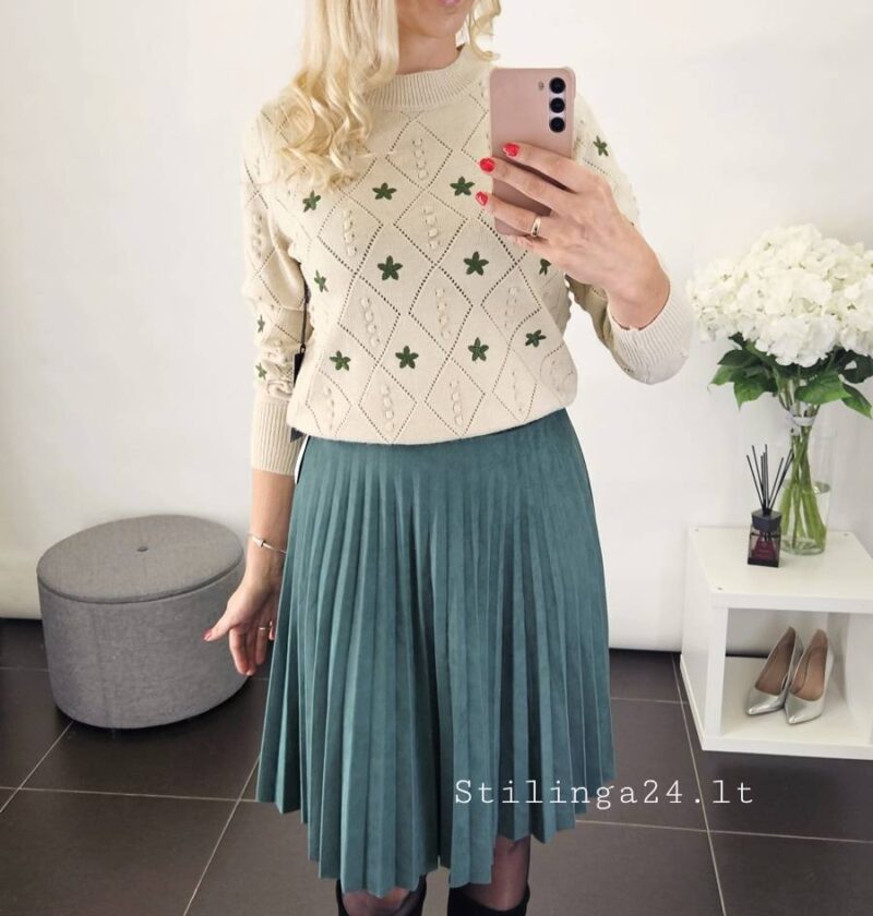 Minkštas, klostuotas, veliūrinis sijonas. Žalios spalvos