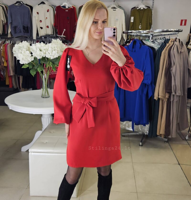 Liemenuota suknelė su puošniomis rankovėmis, raudonos spalvos