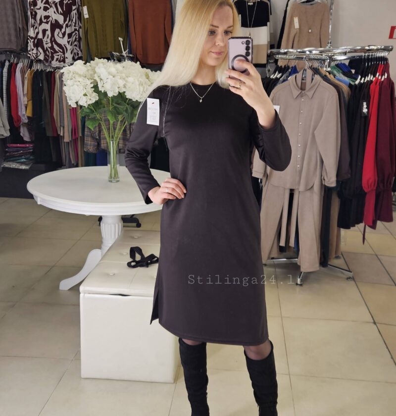 Klasikinė trikotažinė suknelė su skeltukais, rudos spalvos