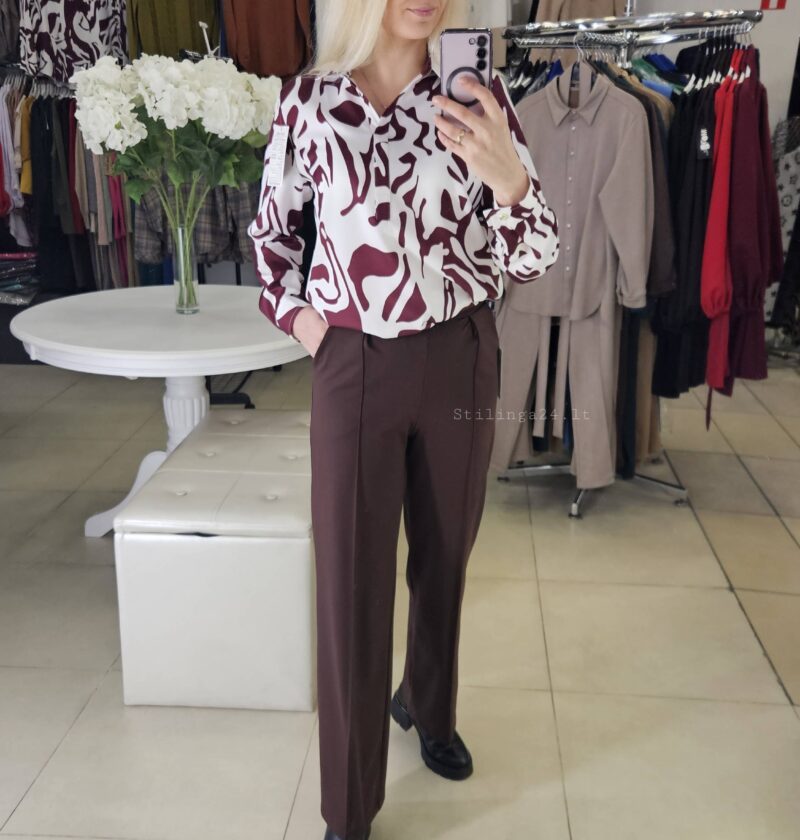 Tiesios, trikotažinės kelnės su kantu. Rudos spalvos