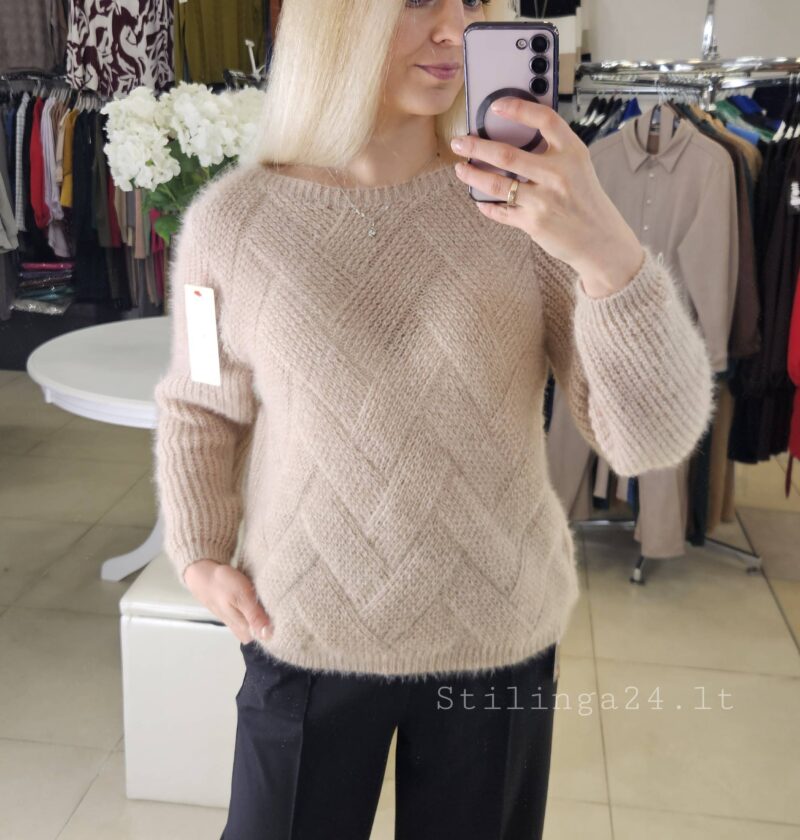 Minkštas, pukuotas megztukas su vilna (Spalvos)