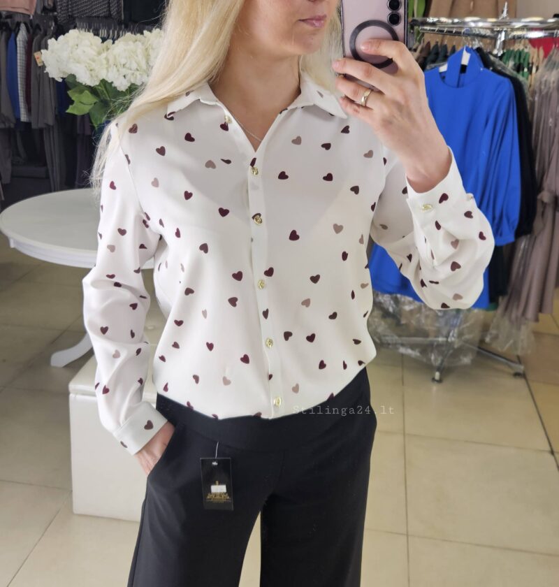 Baltos spalvos, marškiniai su širdelėmis