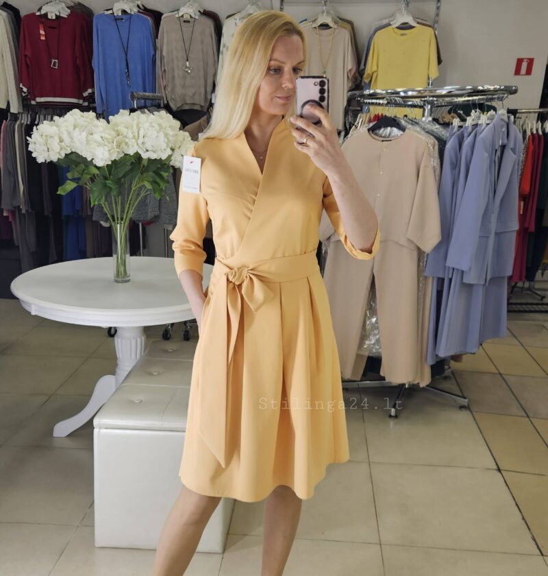 Liemenuota, surišama pastelinės persikinės spalvos suknelė, mini ilgio