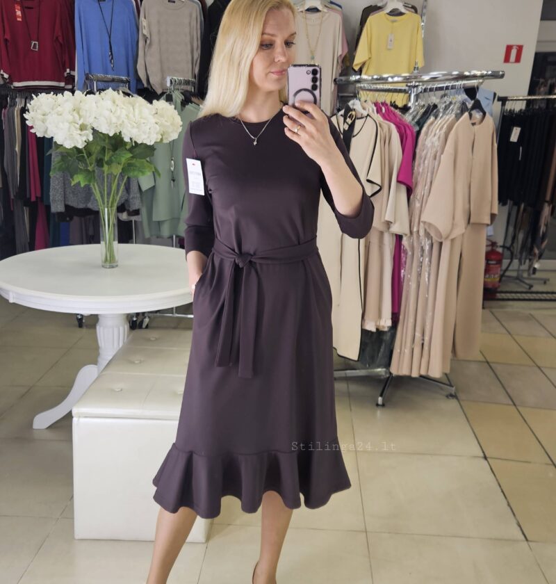 Varpelio formos suknelė su raukinuku apačioje, midi ilgio, rudos spalvos